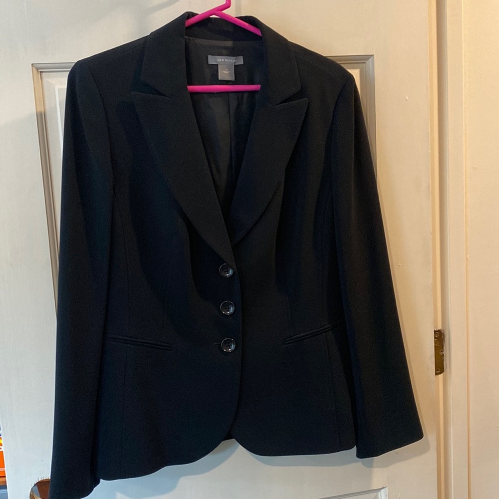 Ann Taylor 3 Button Black Blazer- NWOT